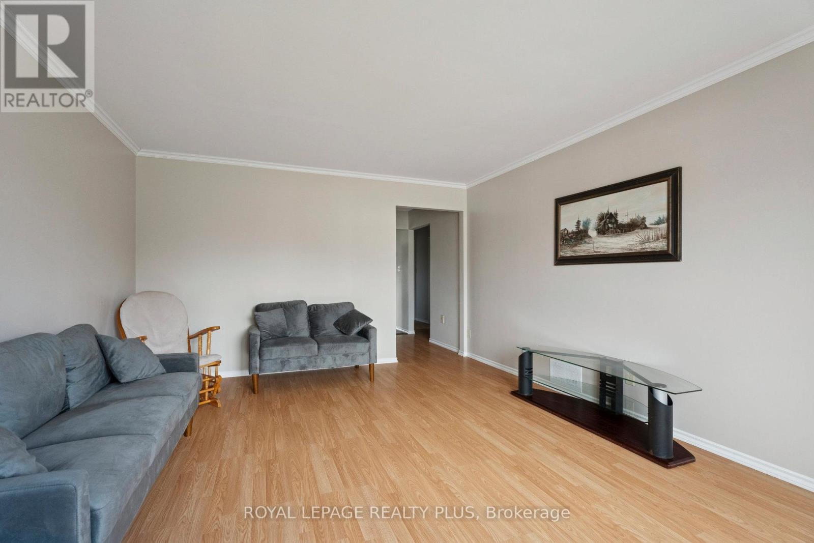7719 Poplar Side Road, Clearview, ON - Indoor Photo Showing Living Room