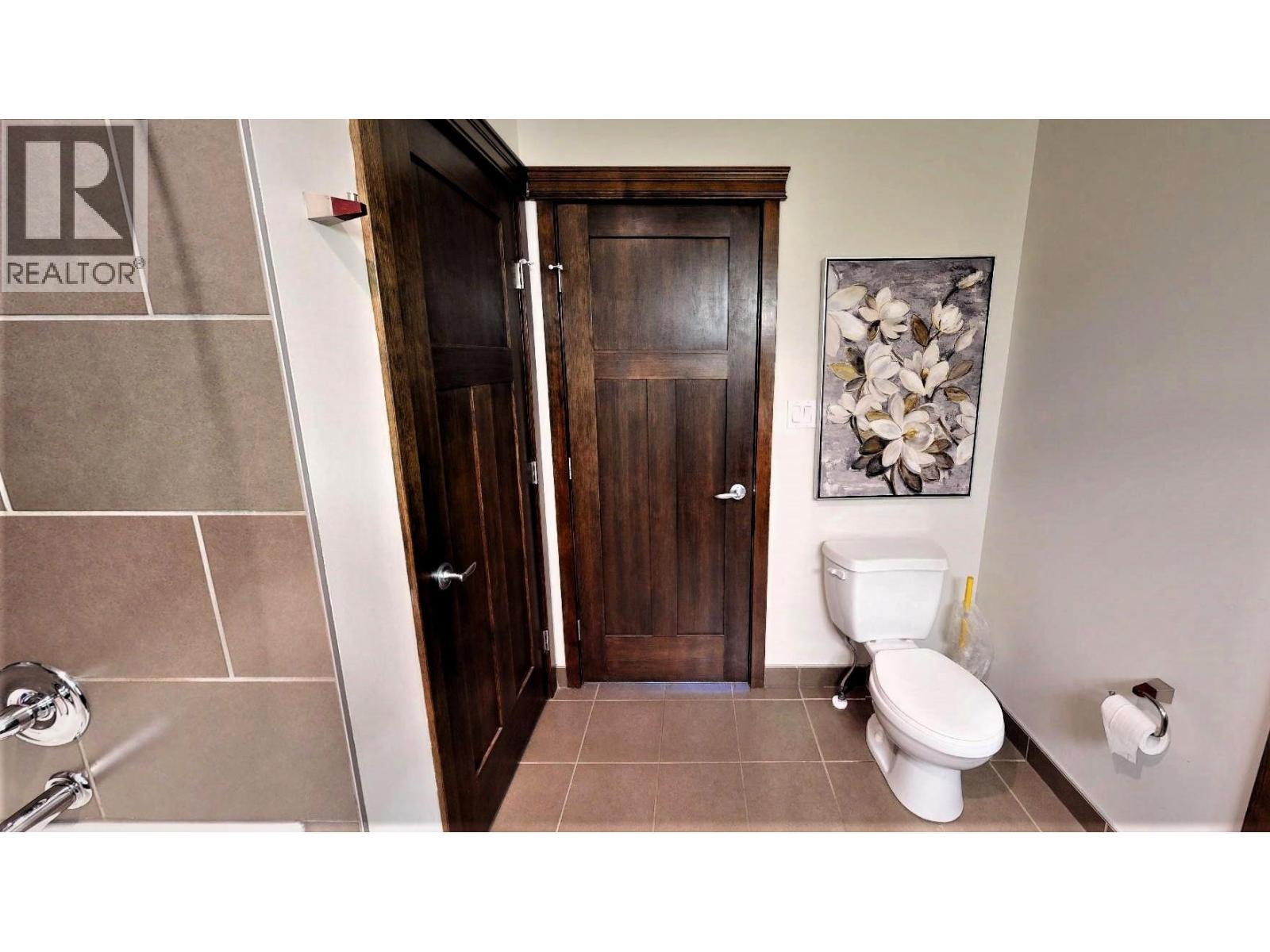 700 Bighorn Boulevard Unit# 735 M1, Radium Hot Springs, BC - Indoor Photo Showing Bathroom