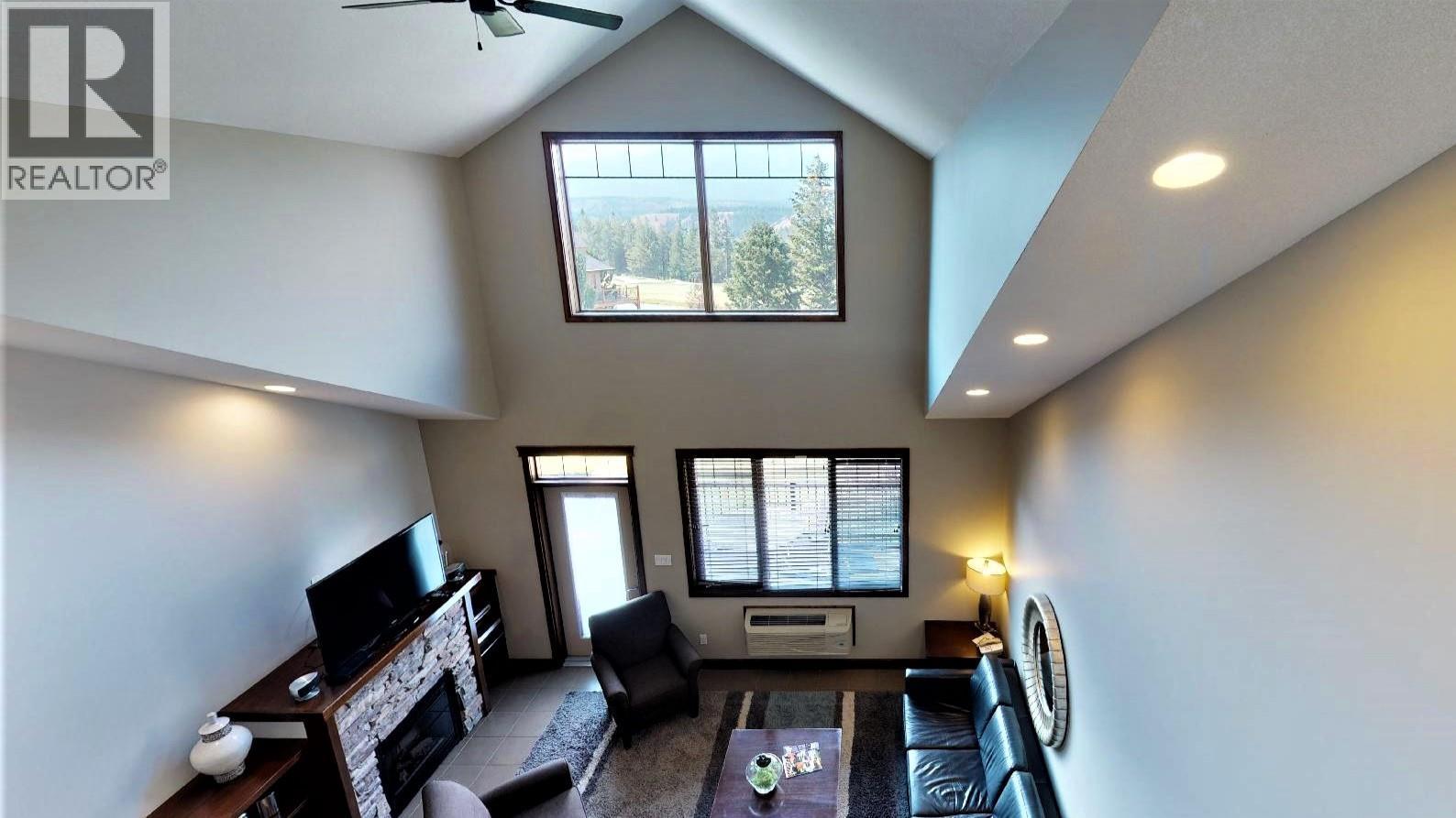 700 Bighorn Boulevard Unit# 735 M1, Radium Hot Springs, BC - Indoor