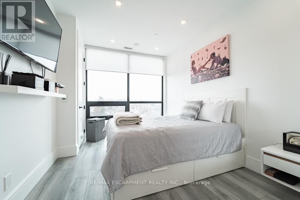 505 - 101 Locke Street S, Hamilton, ON - Indoor Photo Showing Bedroom