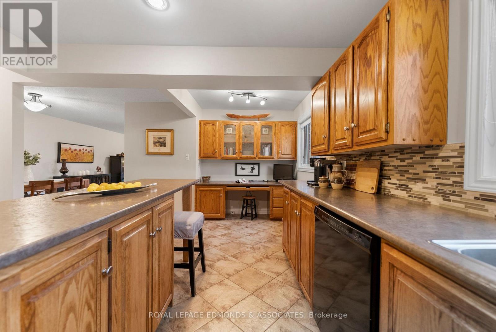 40925 Highway 41, Laurentian Valley, ON - Indoor Photo Showing Kitchen