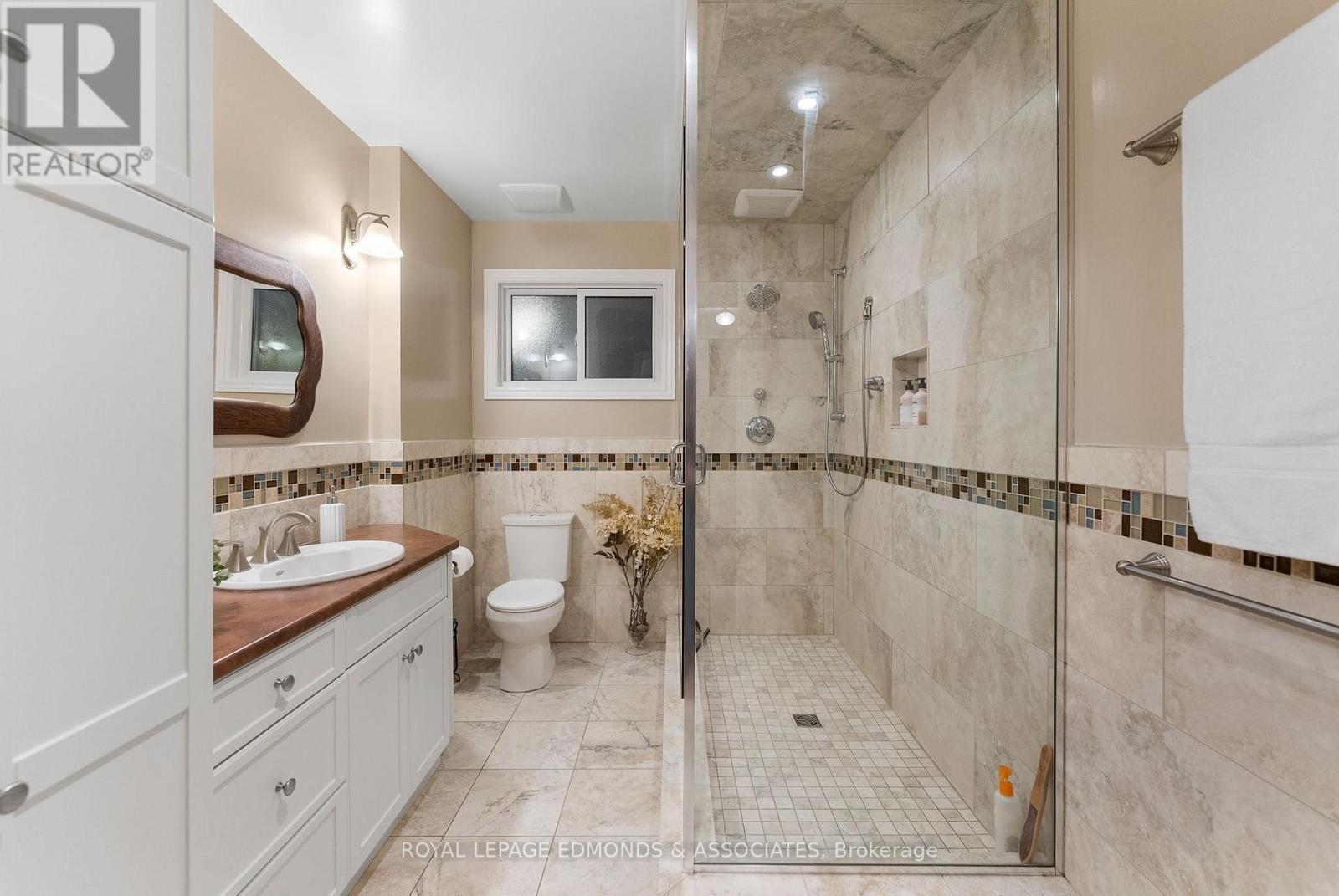 40925 Highway 41, Laurentian Valley, ON - Indoor Photo Showing Bathroom
