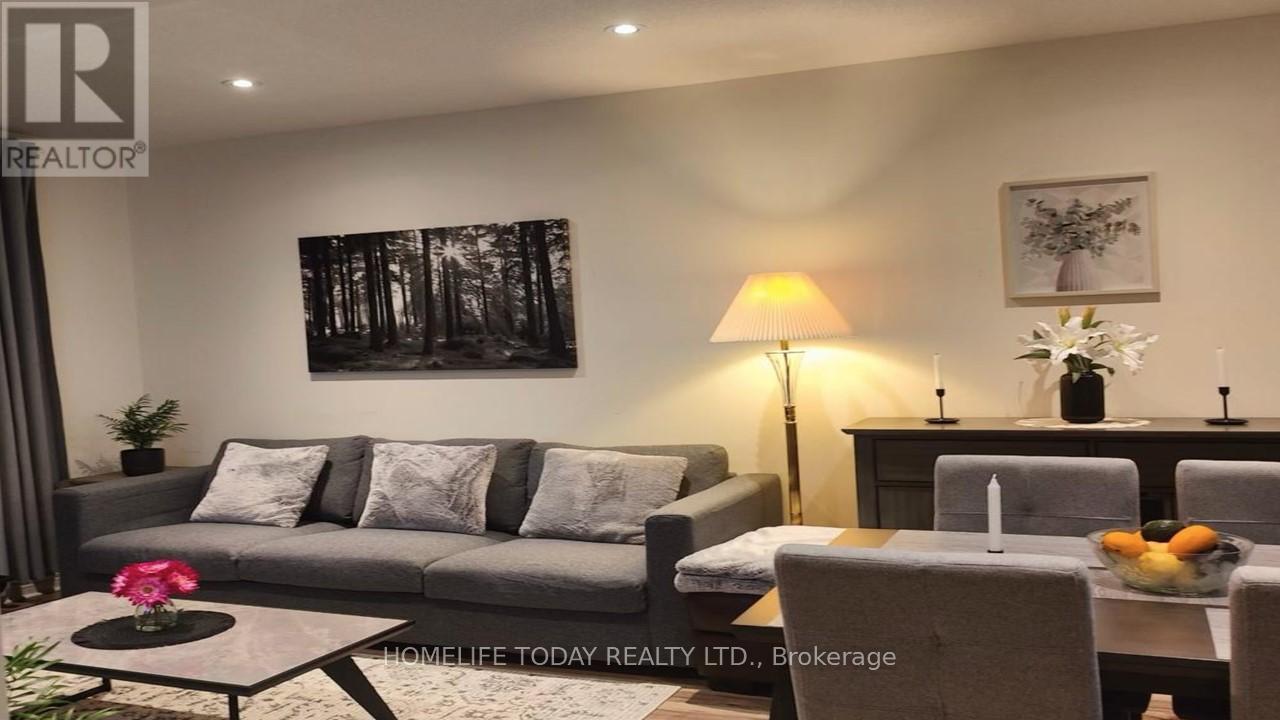 727 - 7325 Markham Road, Markham, ON - Indoor Photo Showing Living Room