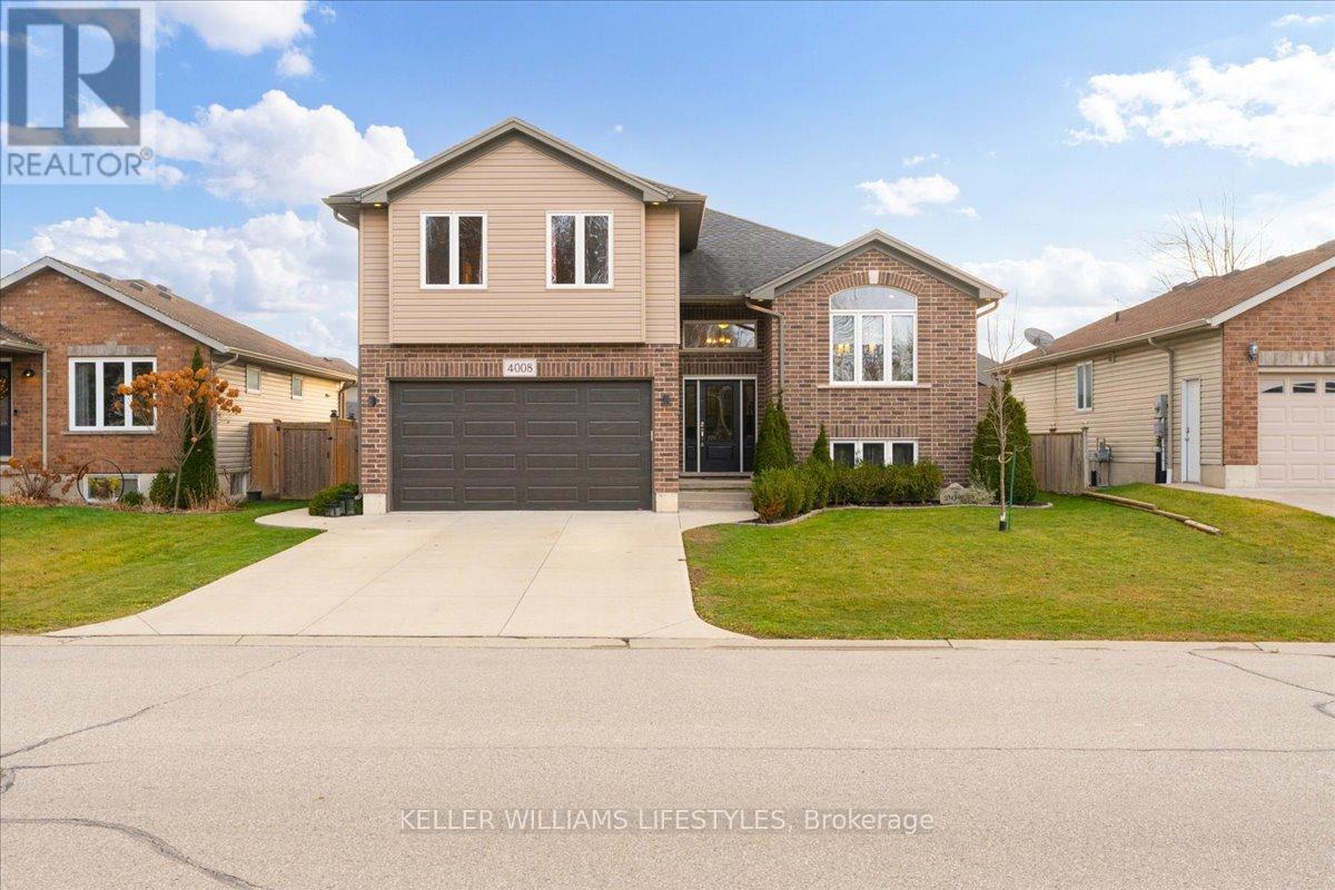 4008 Edward Street, Petrolia, ON - Outdoor With Facade