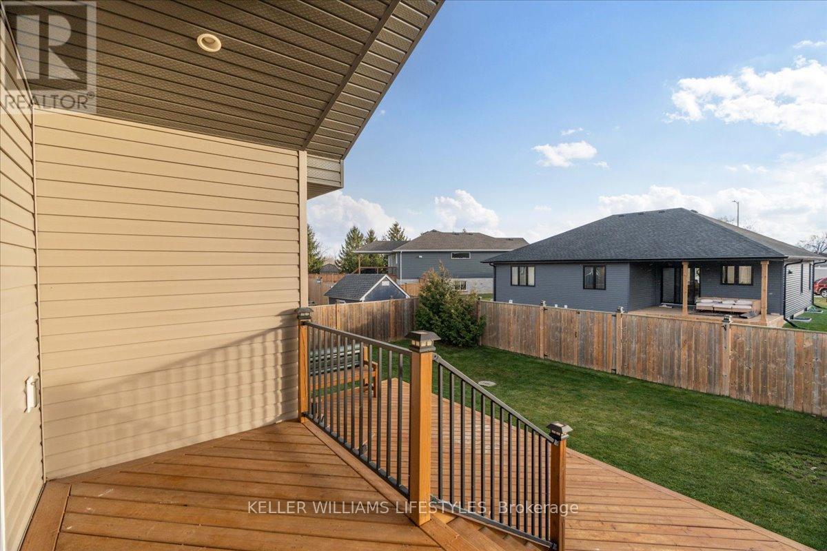 4008 Edward Street, Petrolia, ON - Outdoor With Deck Patio Veranda With Exterior