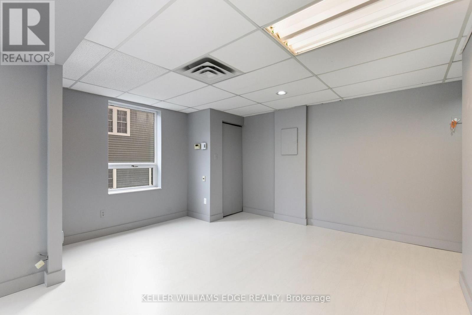 205 - 17 King Street E, Hamilton, ON