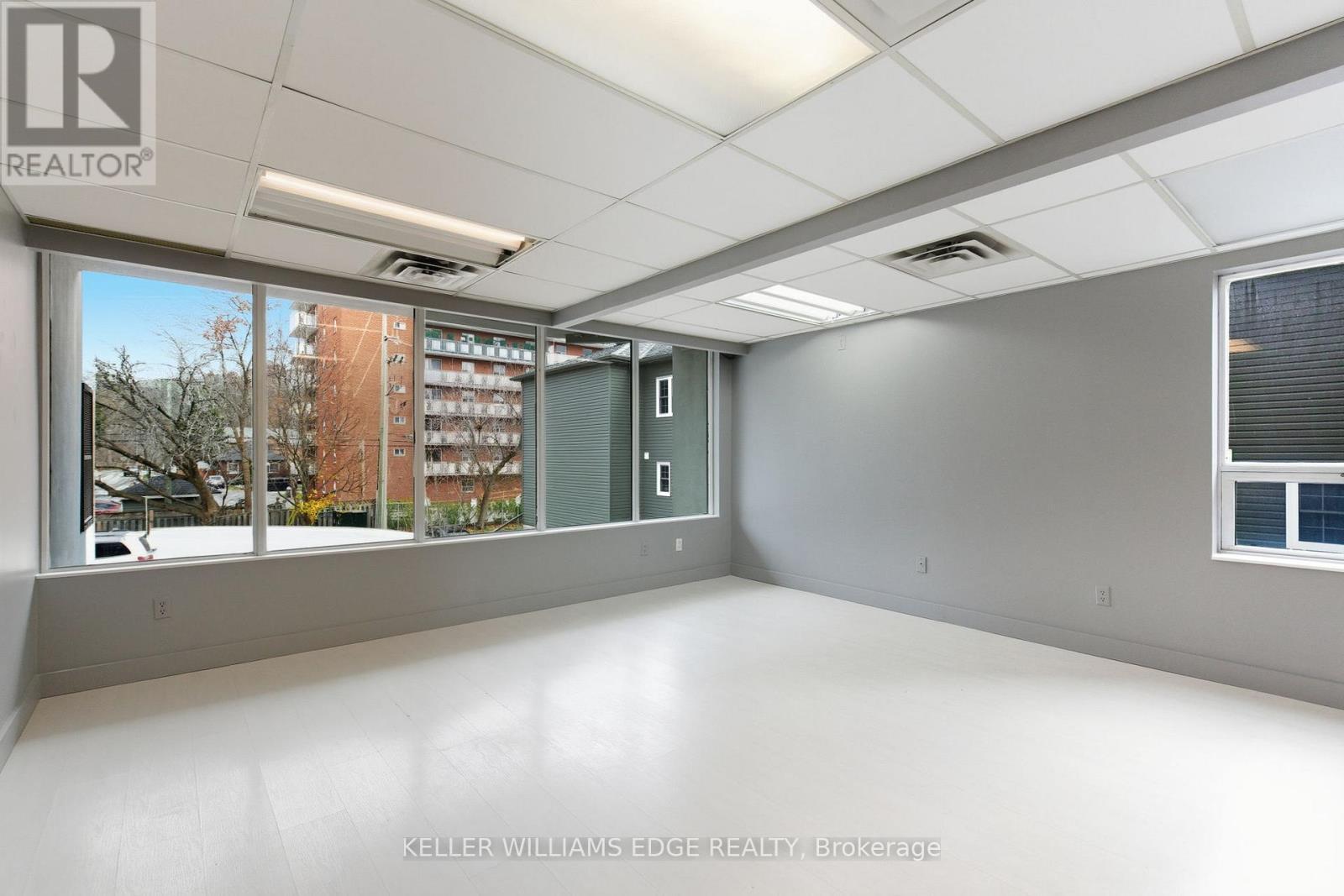 205 - 17 King Street E, Hamilton, ON