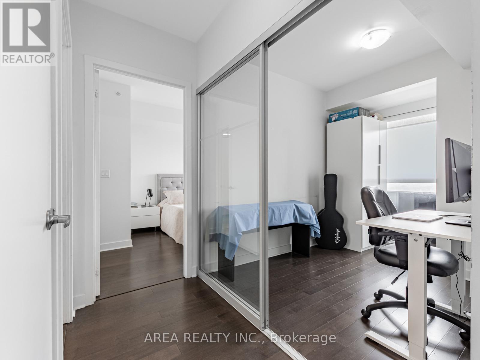 2001 - 58 Orchard View Boulevard, Toronto, ON - Indoor