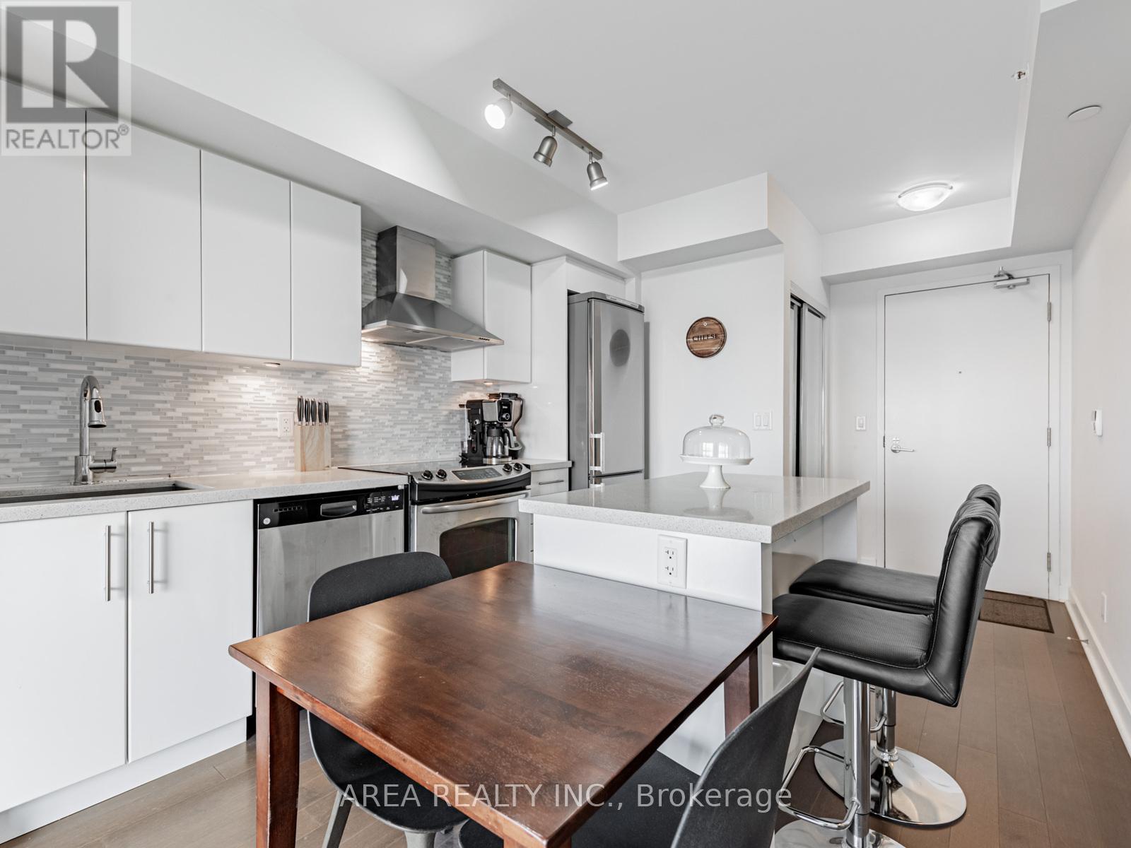 2001 - 58 Orchard View Boulevard, Toronto, ON - Indoor