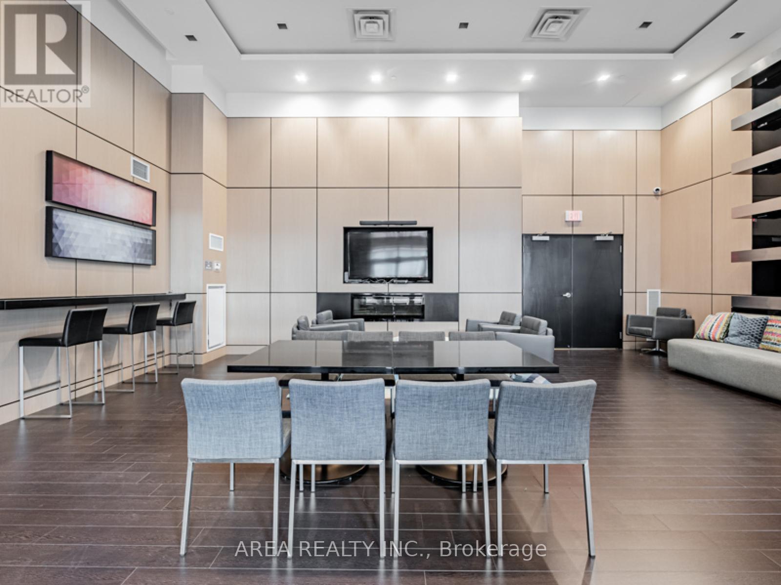 2001 - 58 Orchard View Boulevard, Toronto, ON - Indoor