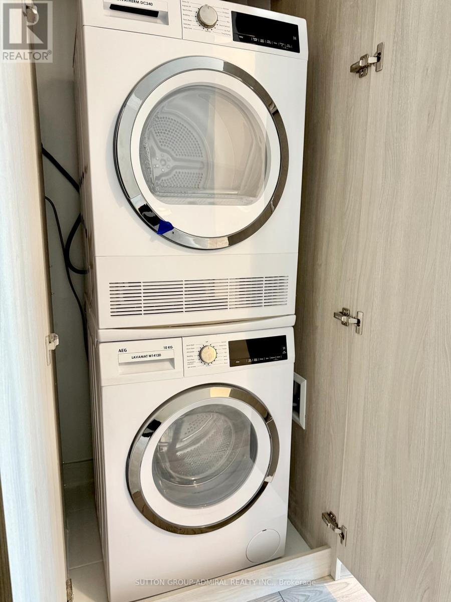 326 - 5858 Yonge Street, Toronto, ON - Indoor Photo Showing Laundry Room