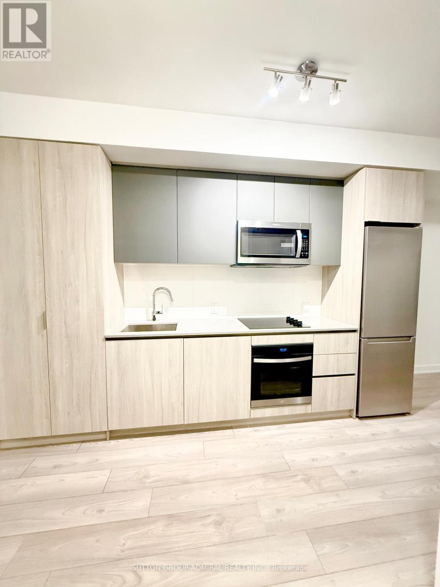 326 - 5858 Yonge Street, Toronto, ON - Indoor Photo Showing Kitchen