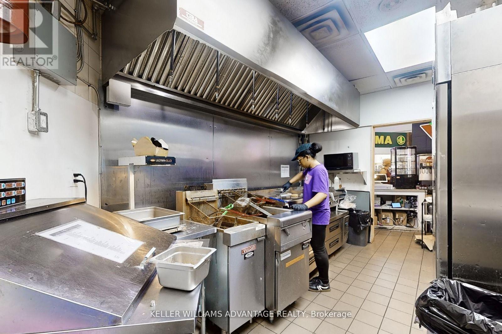 114 - 6464 Yonge Street, Toronto, ON