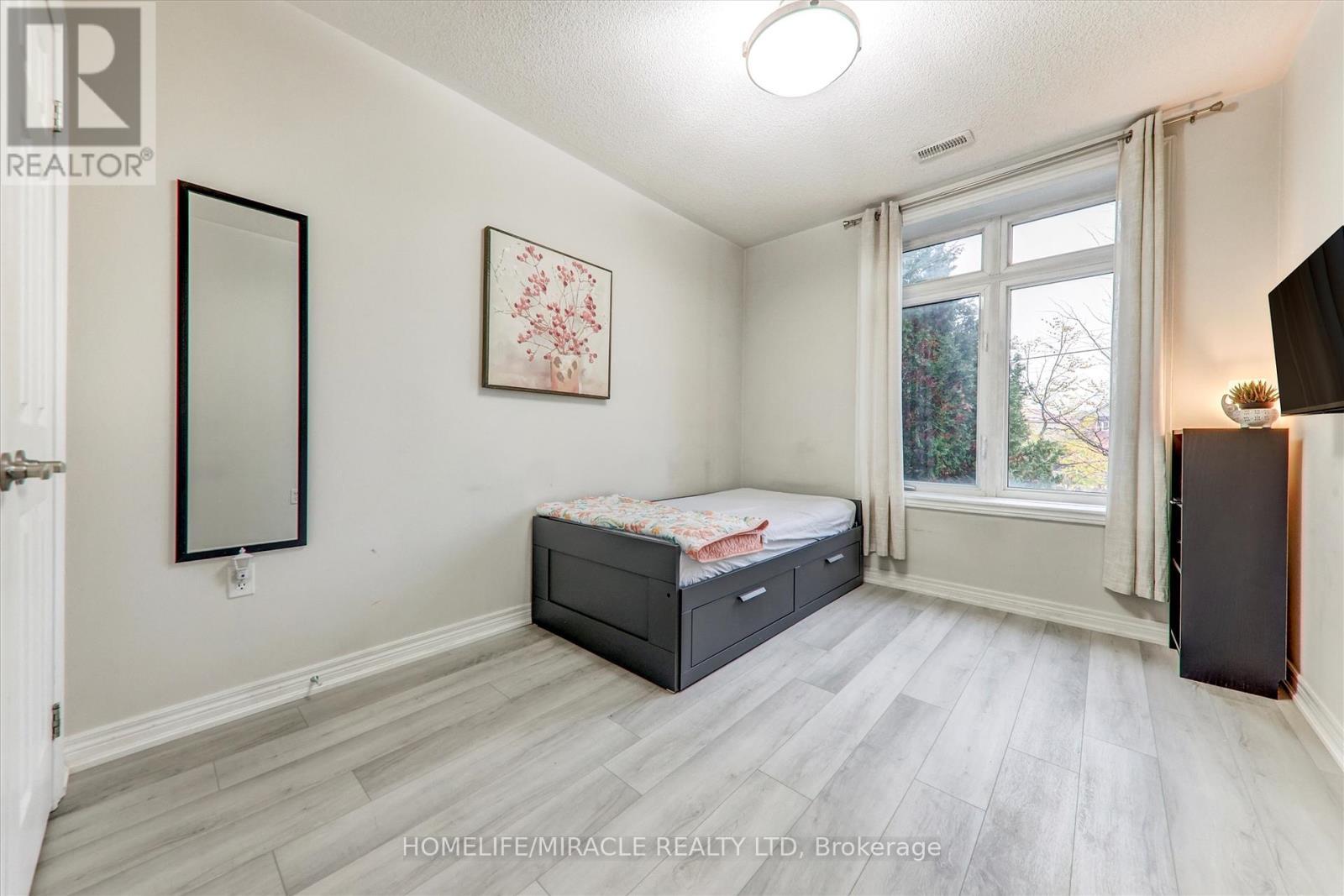 106 - 7340 Markham Road, Markham, ON - Indoor Photo Showing Bedroom