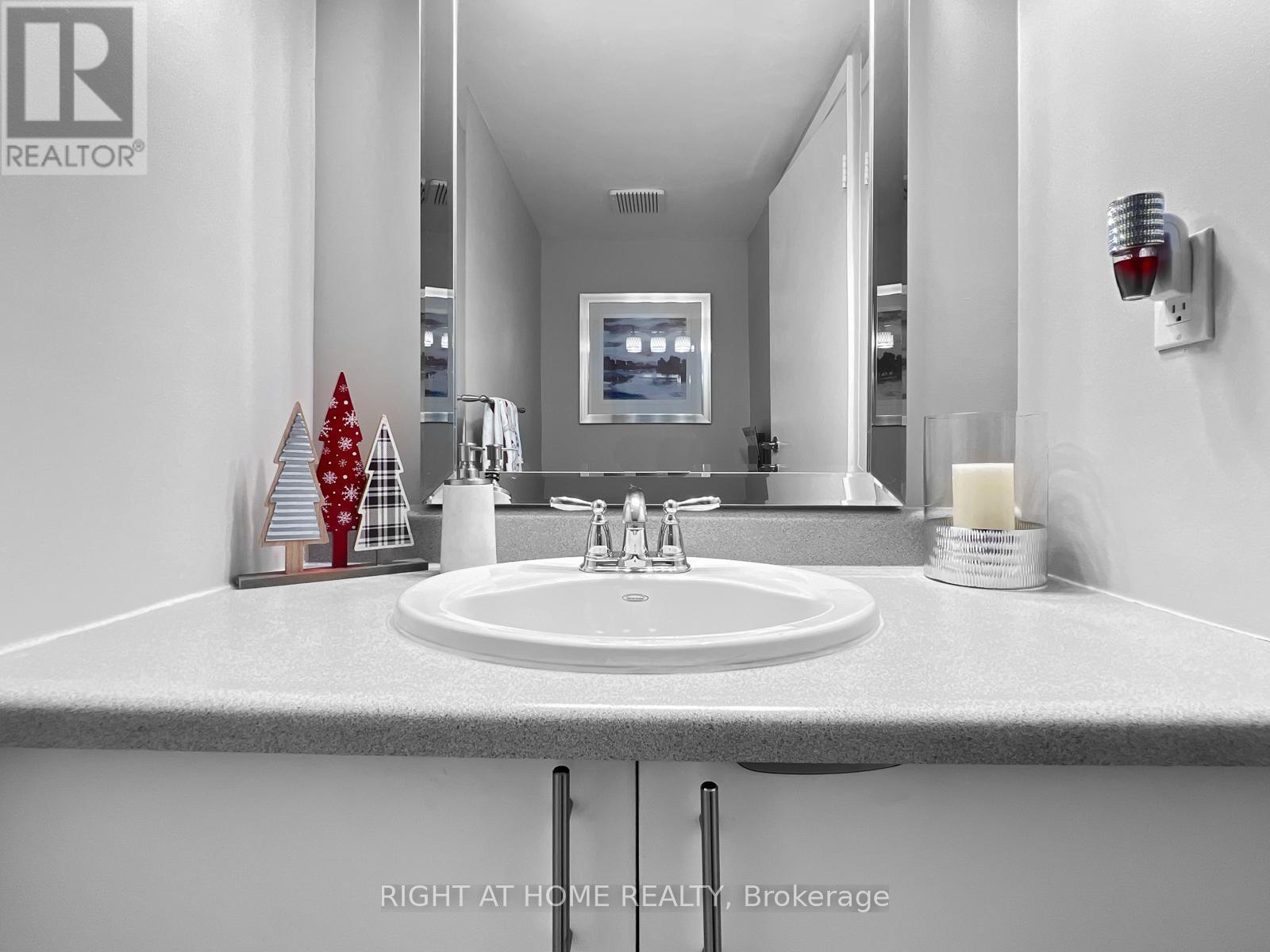 223 - 175 Haig Road, Belleville (Belleville Ward), ON - Indoor Photo Showing Bathroom