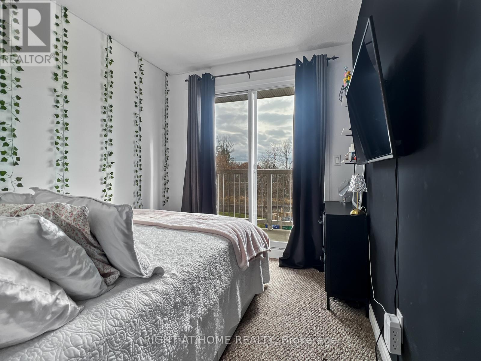 223 - 175 Haig Road, Belleville (Belleville Ward), ON - Indoor Photo Showing Bedroom
