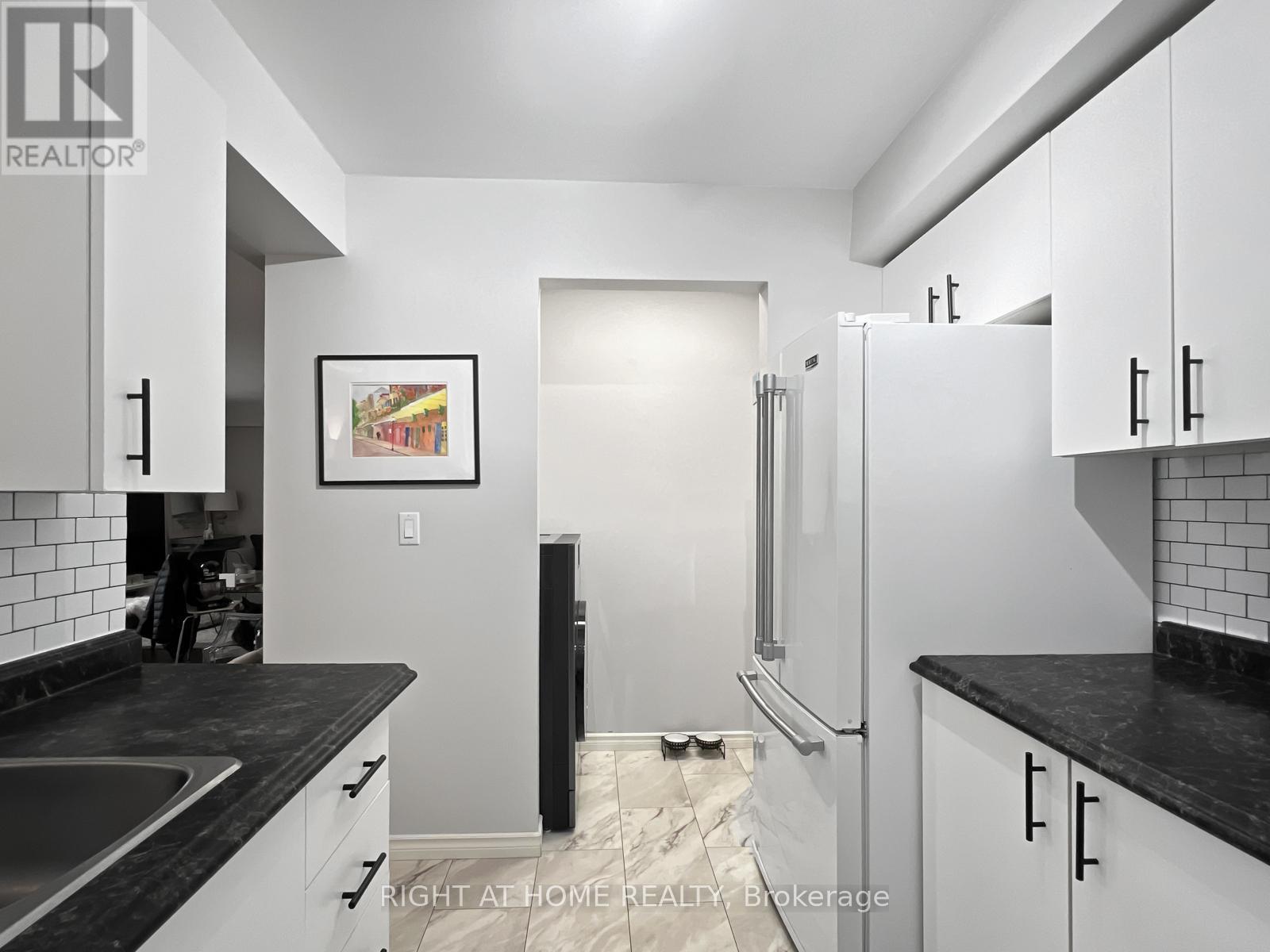 223 - 175 Haig Road, Belleville (Belleville Ward), ON - Indoor Photo Showing Kitchen