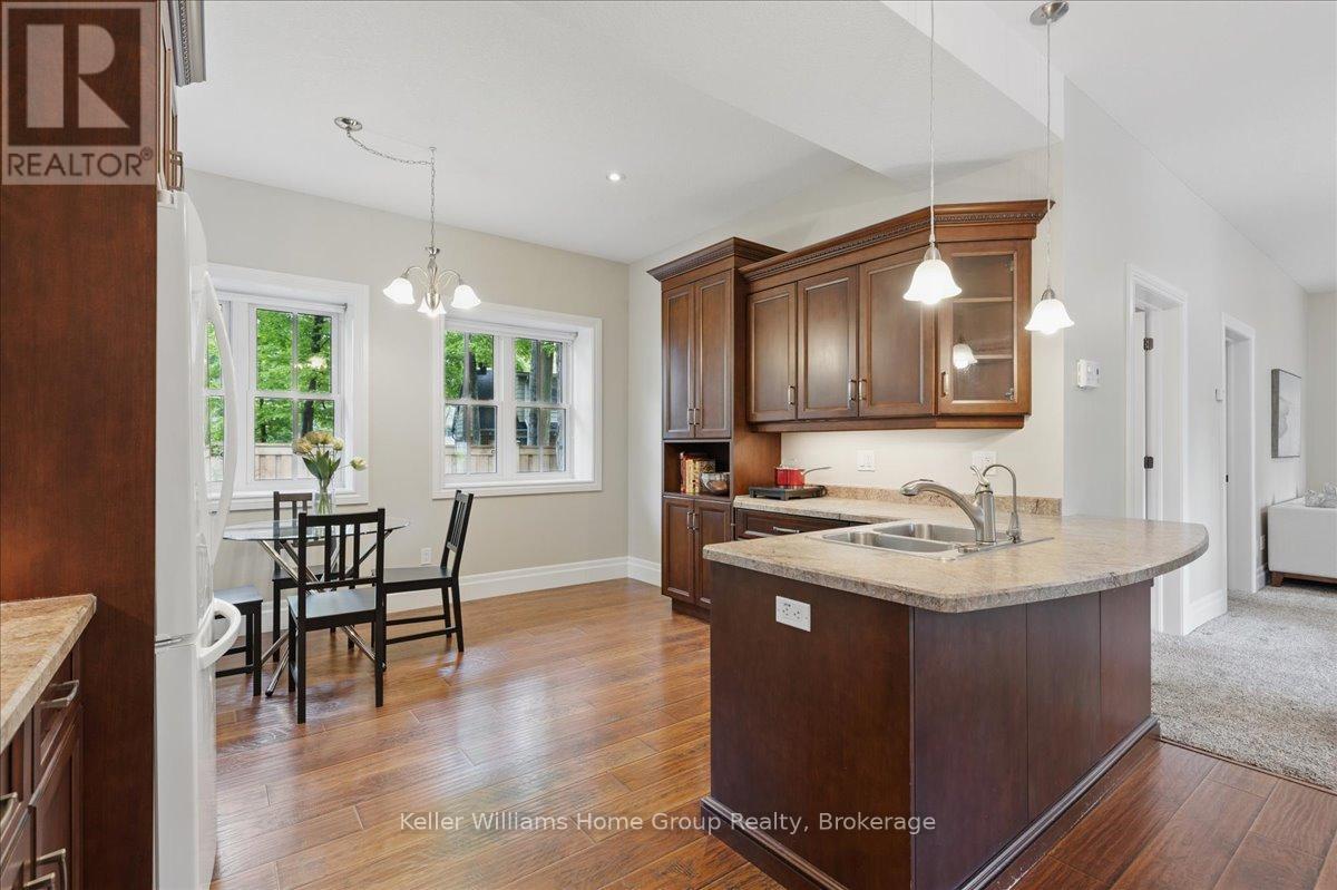 348 Old Stone Road, Waterloo, ON - Indoor Photo Showing Kitchen With Double Sink
