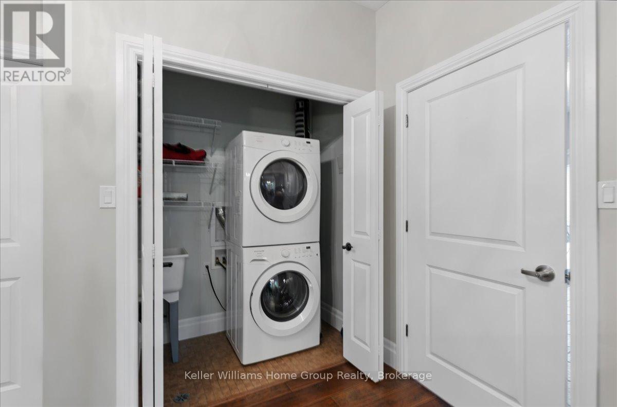 348 Old Stone Road, Waterloo, ON - Indoor Photo Showing Laundry Room