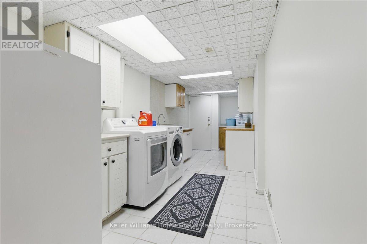 348 Old Stone Road, Waterloo, ON - Indoor Photo Showing Laundry Room