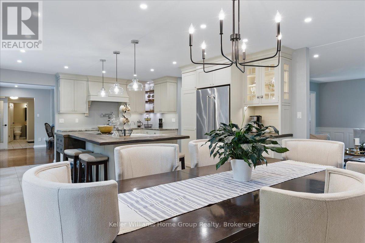 348 Old Stone Road, Waterloo, ON - Indoor Photo Showing Dining Room