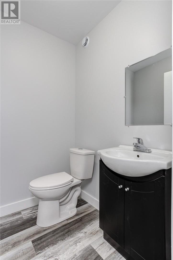 1209 Howey Drive Unit# 4, Sudbury, ON - Indoor Photo Showing Bathroom
