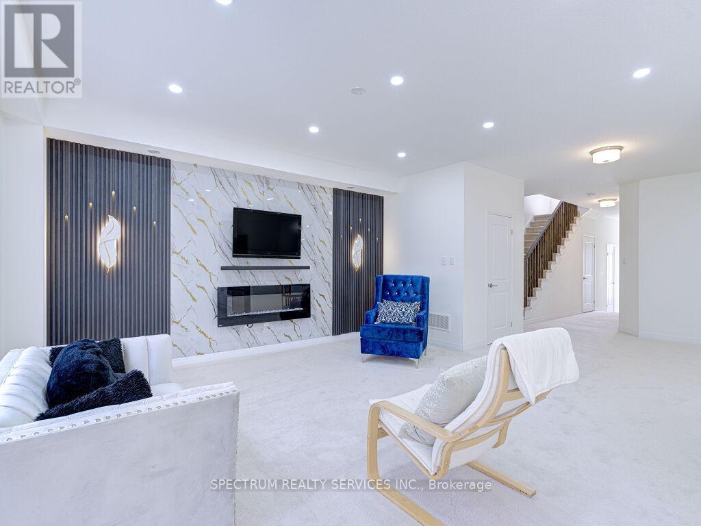 44 Dennis Avenue, Brantford, ON - Indoor Photo Showing Living Room With Fireplace