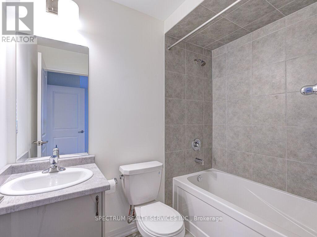 44 Dennis Avenue, Brantford, ON - Indoor Photo Showing Bathroom