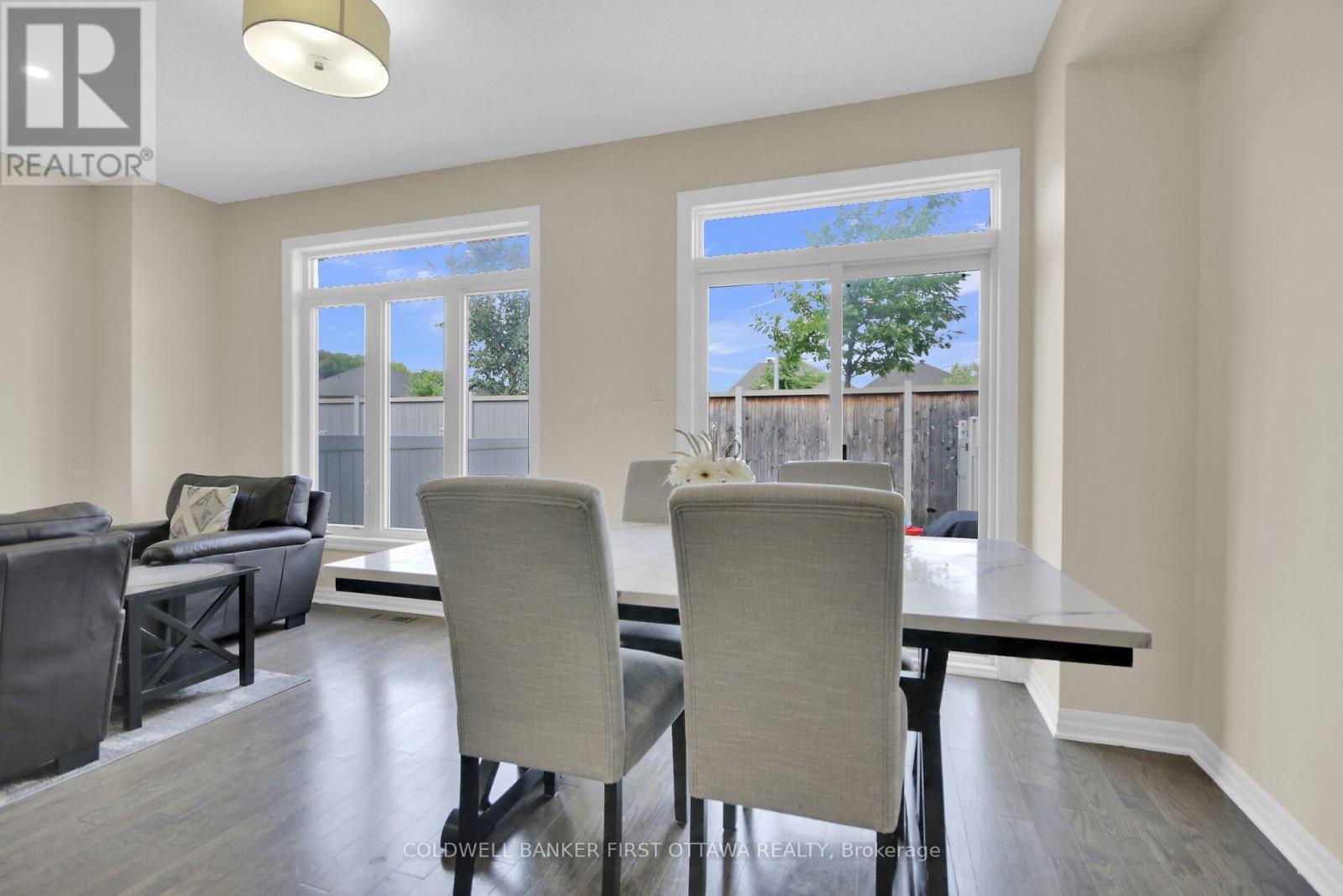 168 Hawkshaw Crescent, Ottawa, ON - Indoor Photo Showing Dining Room