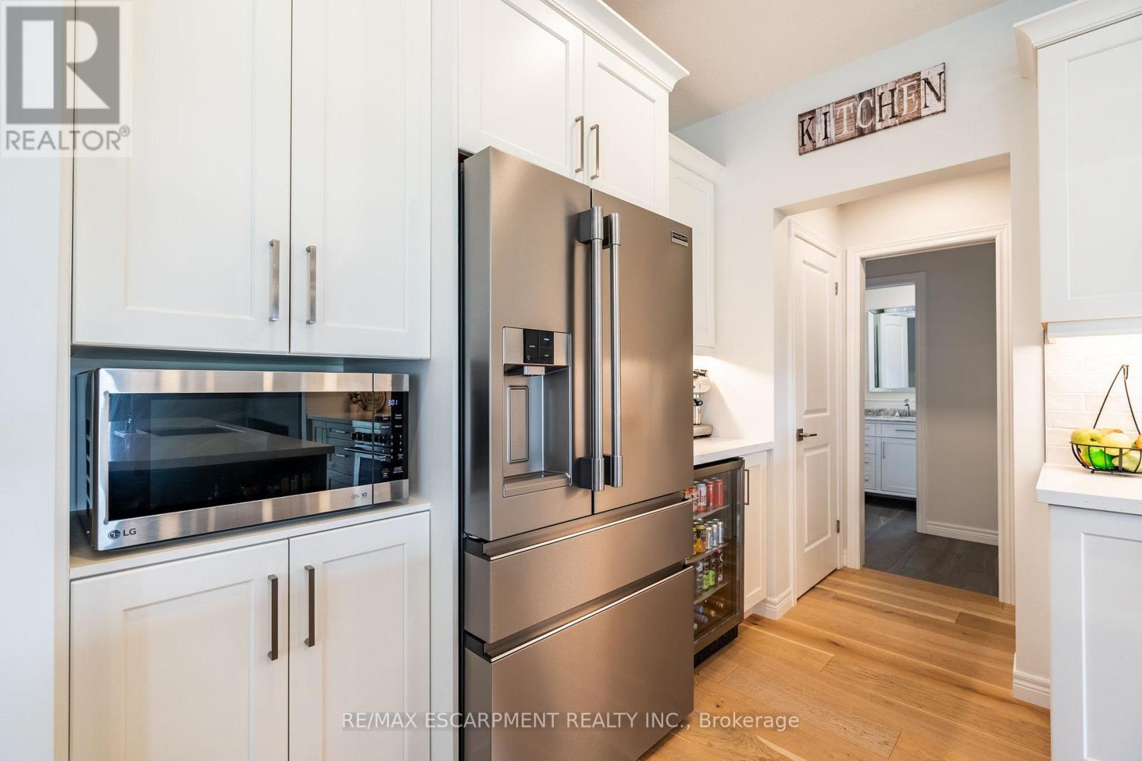 16 Whiting Drive, Brant, ON - Indoor Photo Showing Kitchen