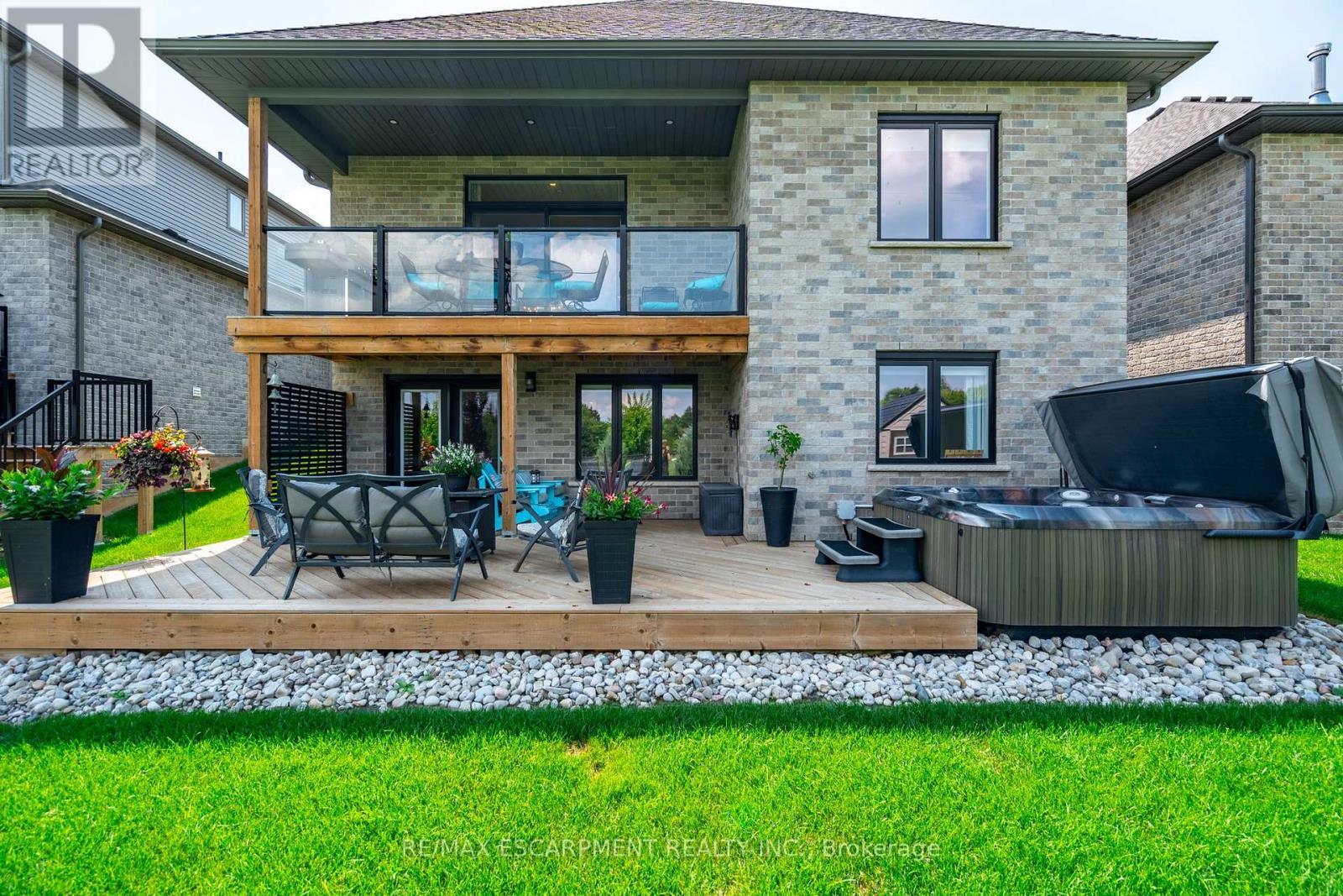 16 Whiting Drive, Brant, ON - Outdoor With Deck Patio Veranda With Exterior