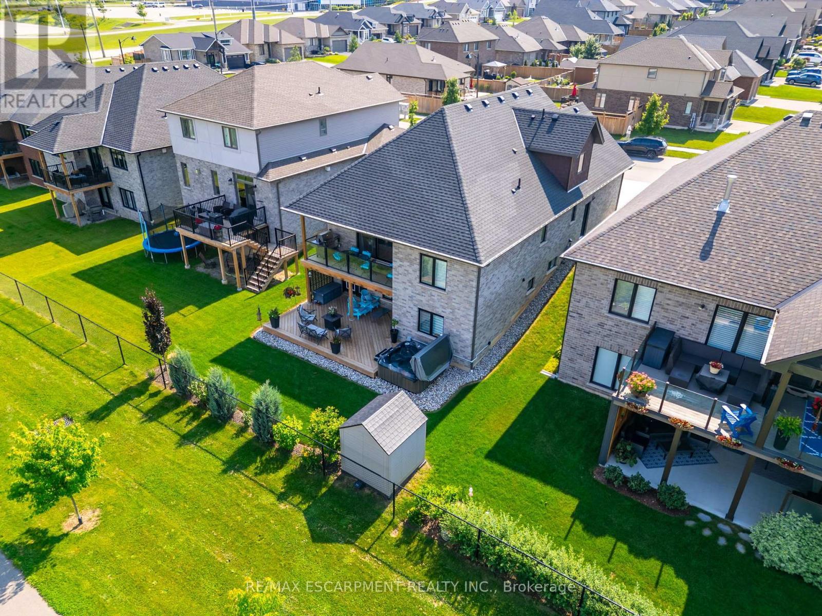 16 Whiting Drive, Brant, ON - Outdoor