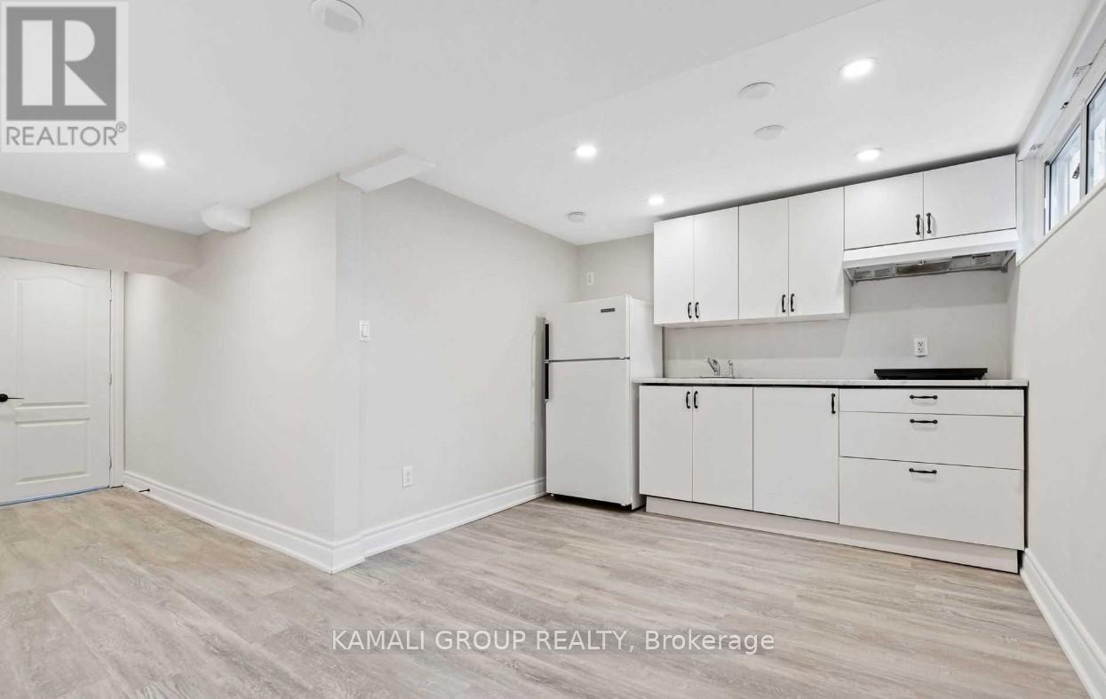 Eat-in Kitchen - Bsmt 2 - 169 Brighton Avenue, Toronto, ON - Indoor