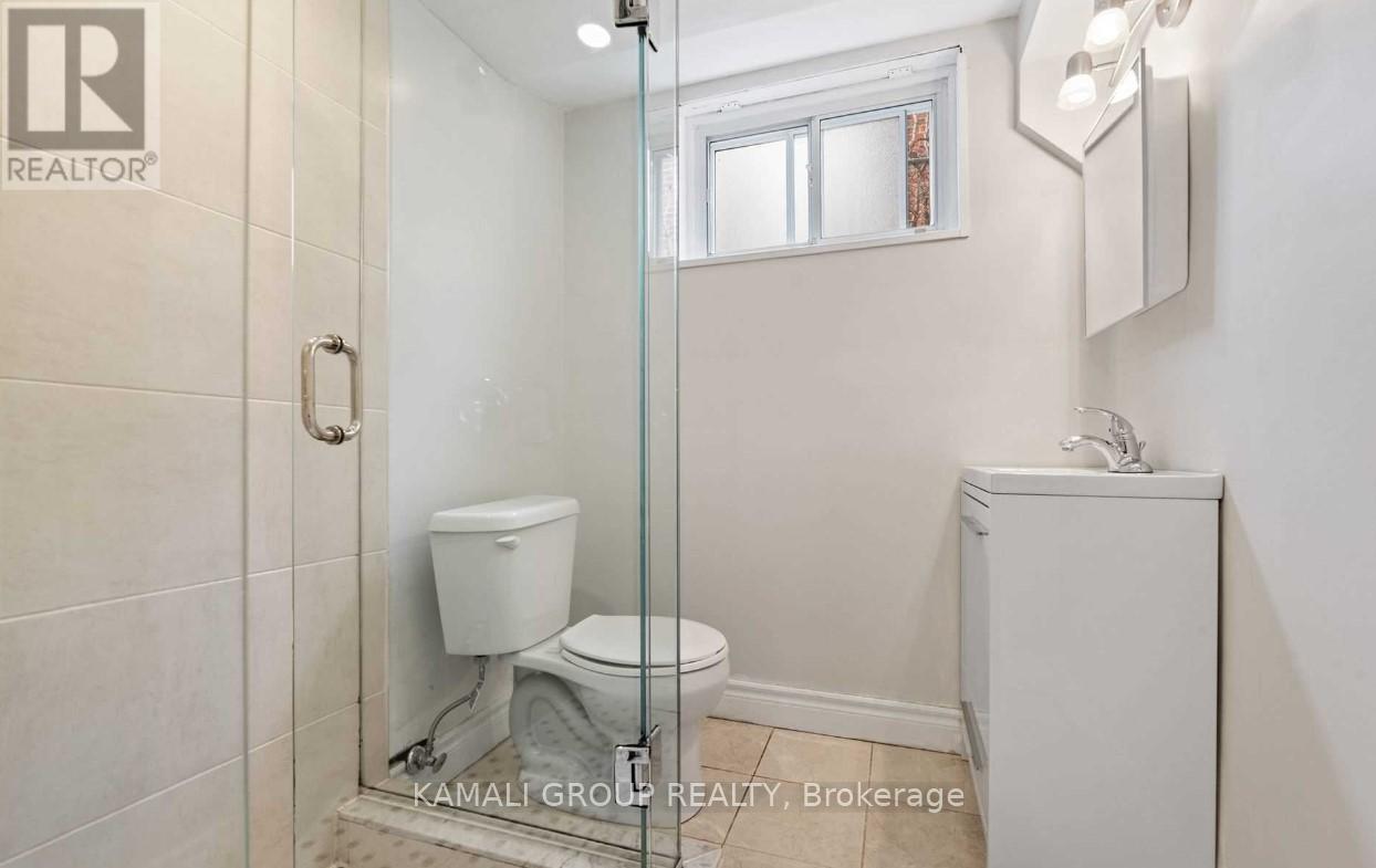 3 Pc Bathroom - Bsmt 2 - 169 Brighton Avenue, Toronto, ON - Indoor Photo Showing Bathroom