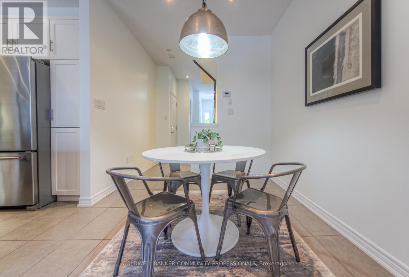 38 - 215 Dundas Street E, Hamilton, ON - Indoor Photo Showing Dining Room