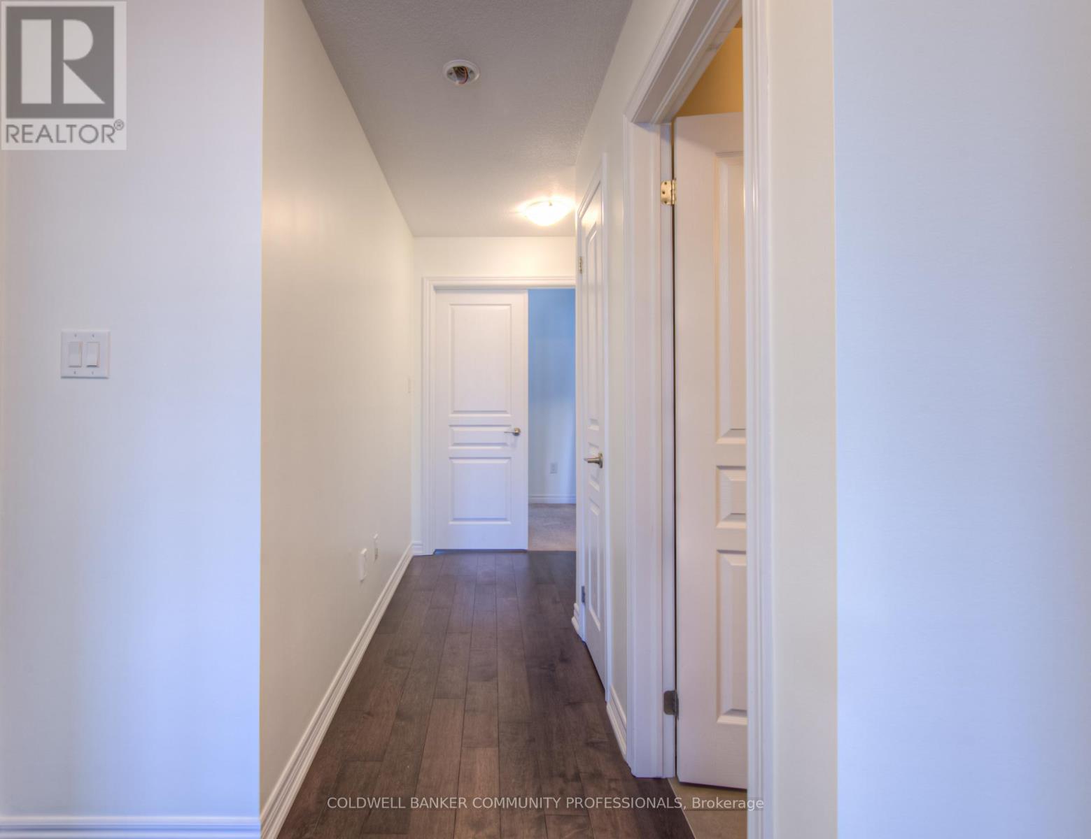 38 - 215 Dundas Street E, Hamilton, ON - Indoor Photo Showing Other Room