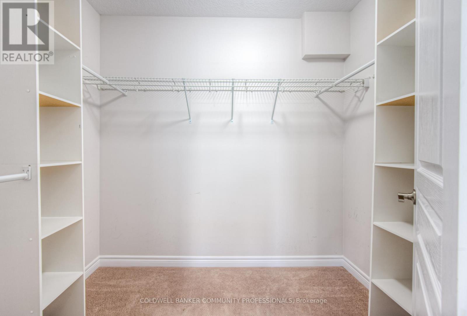 38 - 215 Dundas Street E, Hamilton, ON - Indoor With Storage