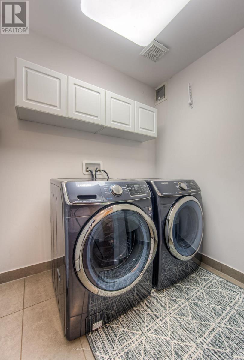 38 - 215 Dundas Street E, Hamilton, ON - Indoor Photo Showing Laundry Room