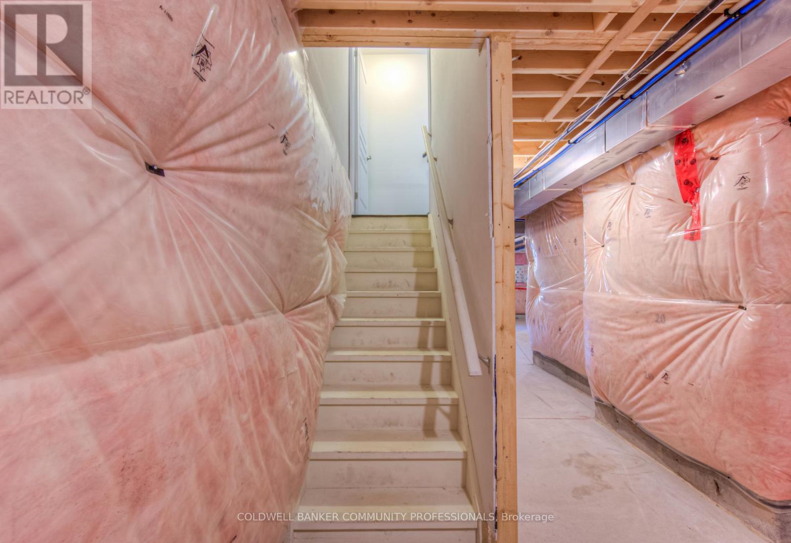 38 - 215 Dundas Street E, Hamilton, ON - Indoor Photo Showing Other Room