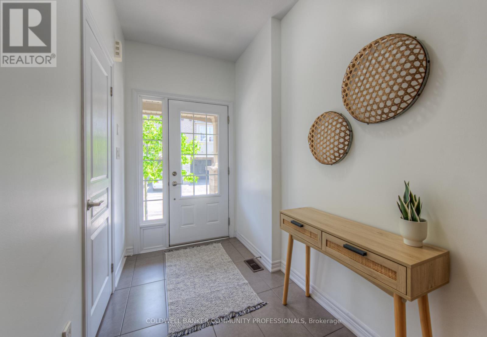 38 - 215 Dundas Street E, Hamilton, ON - Indoor Photo Showing Other Room