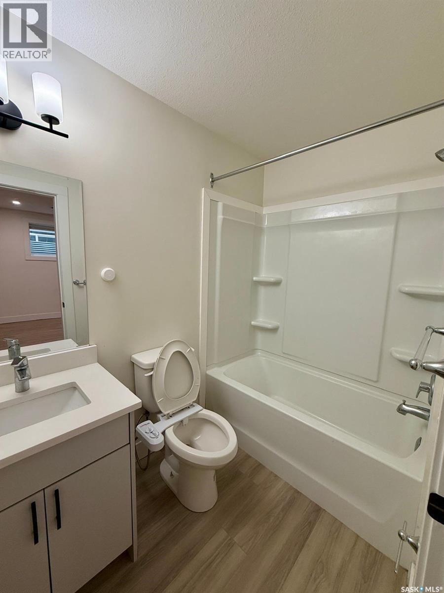 3214 Green Brook Road, Regina, SK - Indoor Photo Showing Bathroom