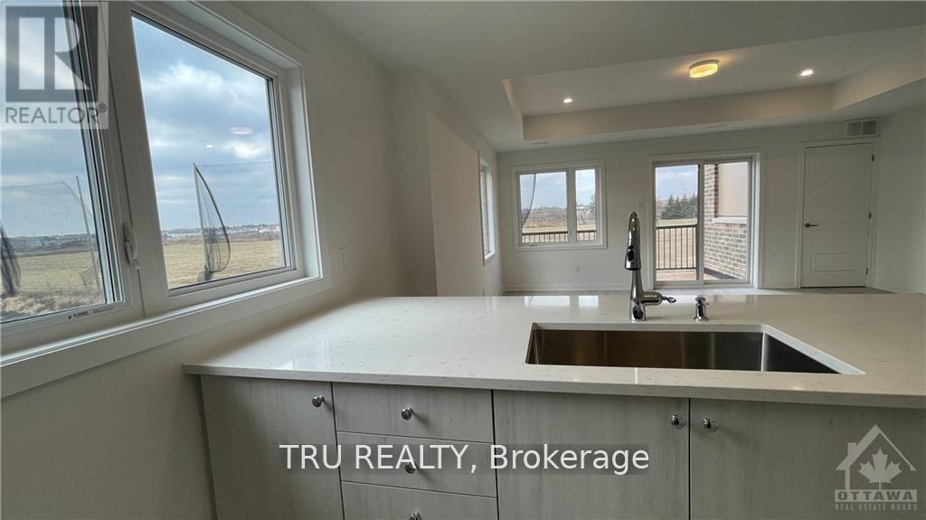 956 Chapman Mills Drive, Ottawa, ON - Indoor