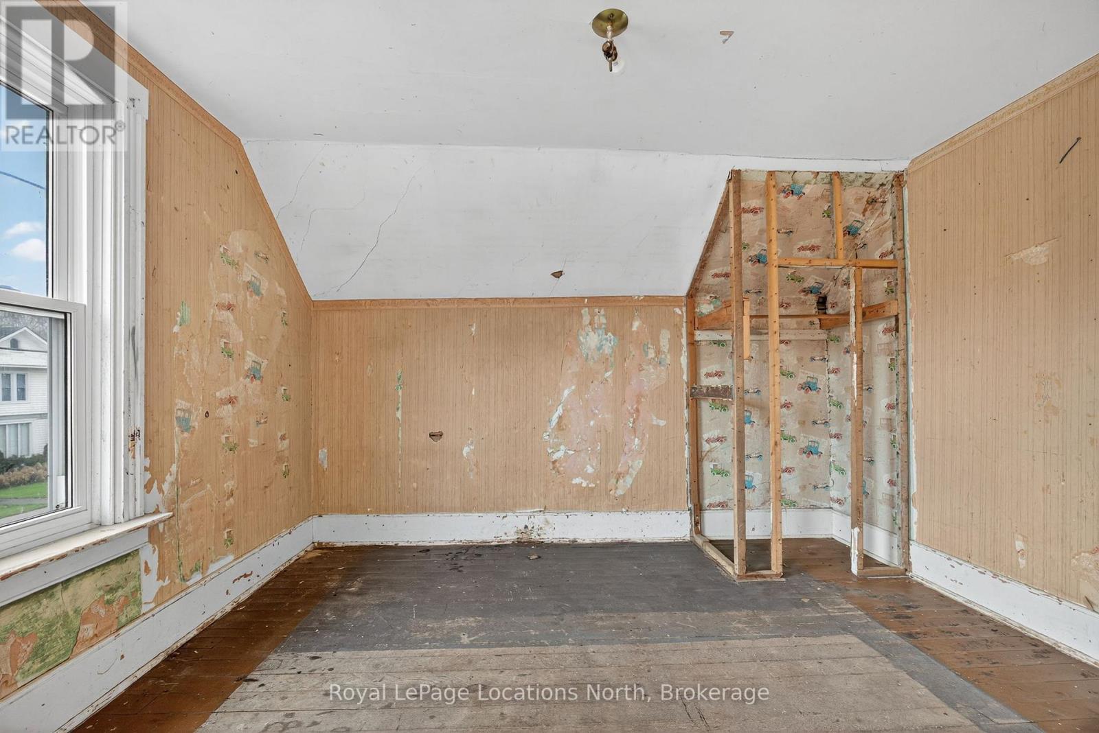 54 Cook Street, Meaford, ON - Indoor Photo Showing Other Room