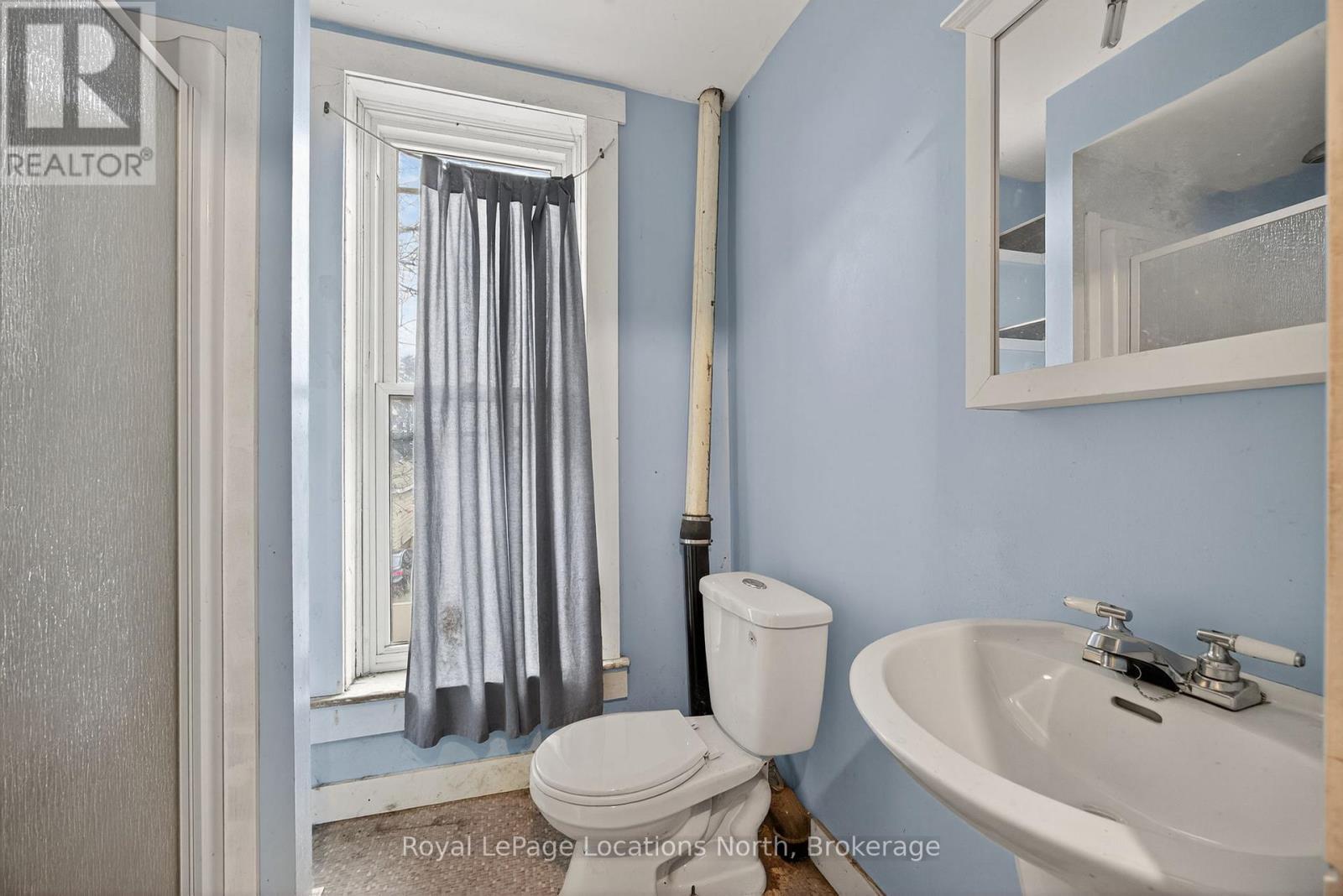 54 Cook Street, Meaford, ON - Indoor Photo Showing Bathroom