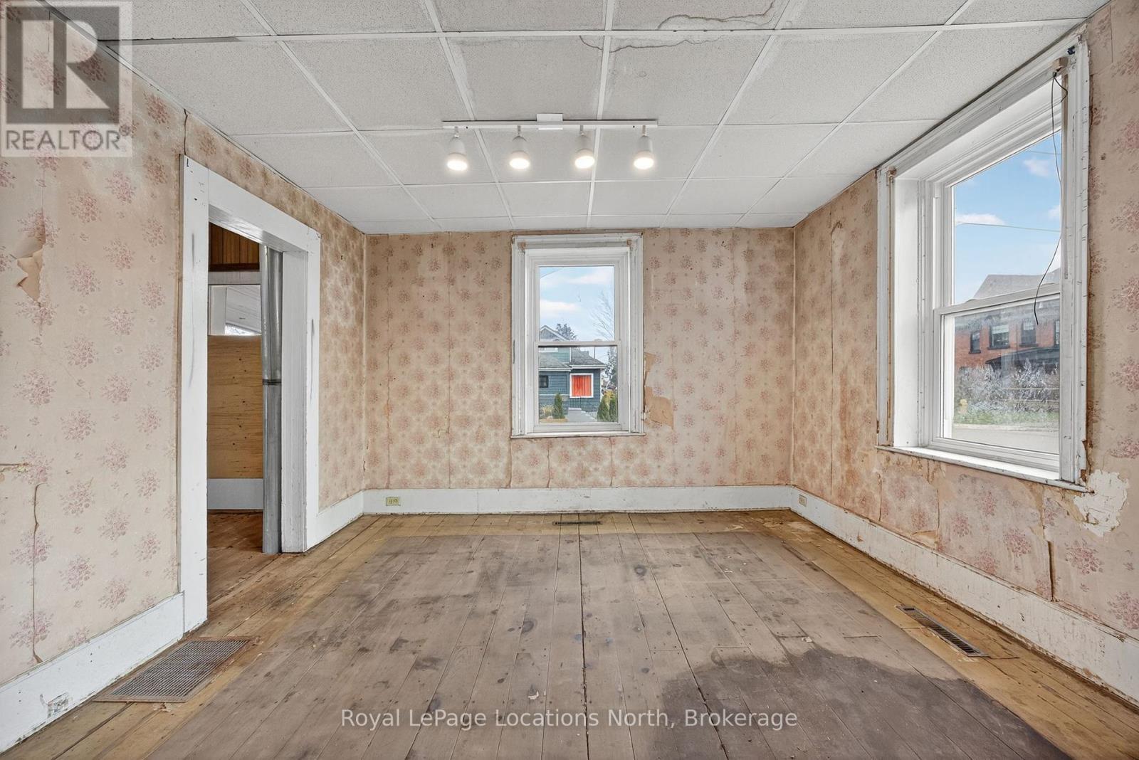 54 Cook Street, Meaford, ON - Indoor Photo Showing Other Room