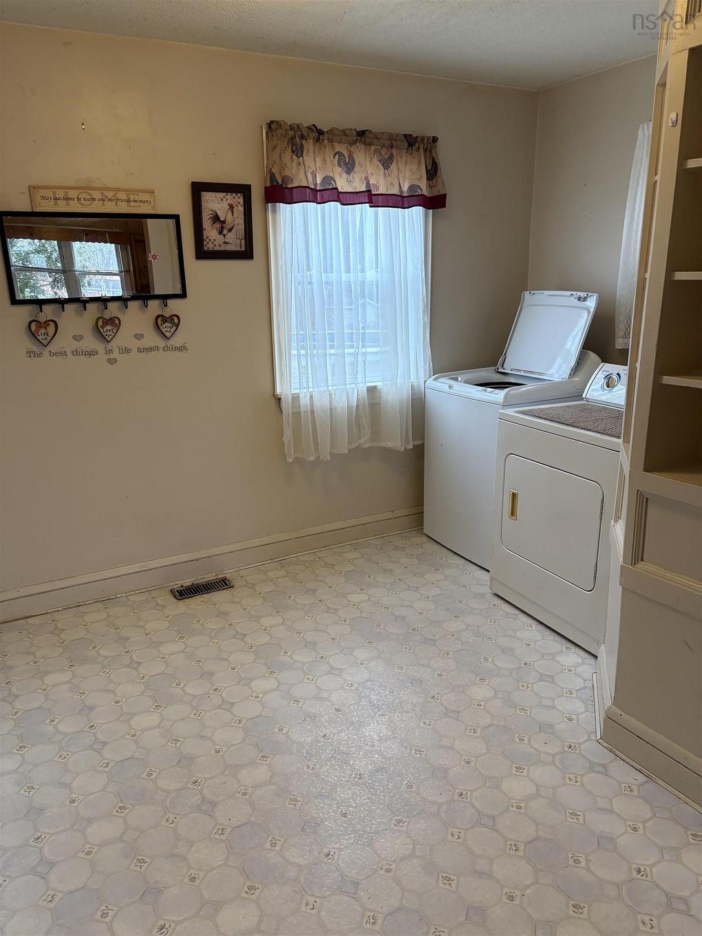 2162 New Waterford Highway, South Bar, NS