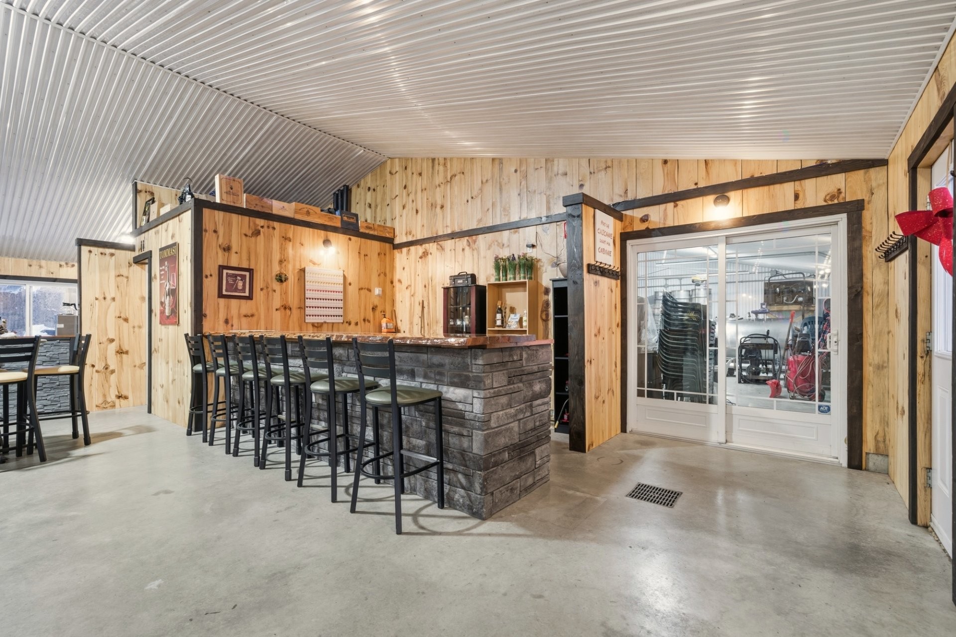 Bar - 7100Z 7E Rang, Drummondville, QC