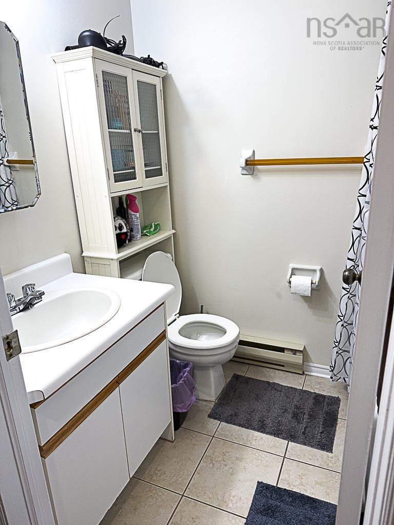 410 87 Kearney Lake Road, Halifax, NS