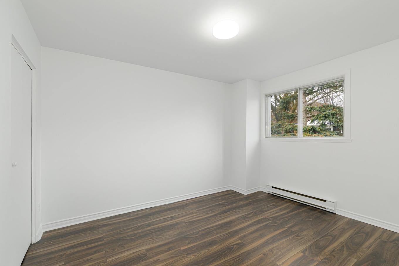 Bedroom - 4958 Rue Lake, Dollard-Des-Ormeaux, QC - Indoor Photo Showing Other Room