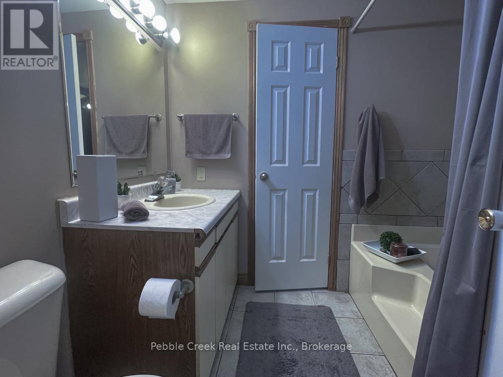 Ensuite - 78240 Parr Line, Central Huron (Goderich), ON - Indoor Photo Showing Bathroom